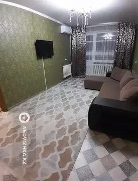 2-комнатная квартира, этаж 10 из 10, 51 м², посуточно