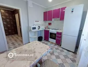 2-комнатная квартира, этаж 10 из 10, 51 м², посуточно
