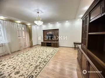 3-комнатная квартира, этаж 5 из 10, 141 м²