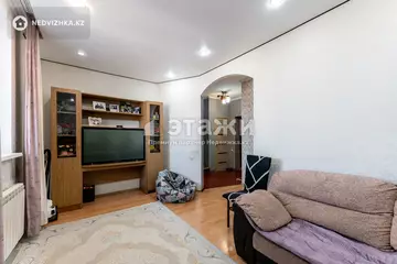 4-комнатная квартира, этаж 4 из 5, 136 м²