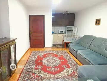 2-комнатная квартира, этаж 1 из 9, 42 м², на длительный срок