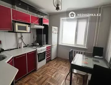 5-комнатная квартира, этаж 2 из 10, 100 м²