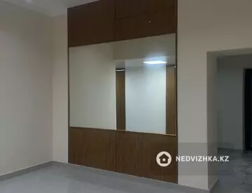 1-комнатная квартира, этаж 12 из 12, 39 м²