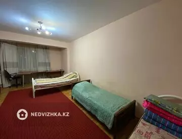 3-комнатная квартира, этаж 1 из 8, 102 м²