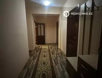 3-комнатная квартира, этаж 1 из 8, 102 м²