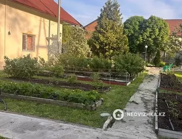 5-комнатный дом, 25 соток, 250 м²