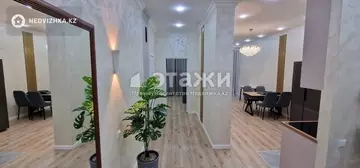 3-комнатная квартира, этаж 14 из 18, 62 м², на длительный срок