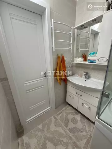 3-комнатная квартира, этаж 4 из 5, 56 м²