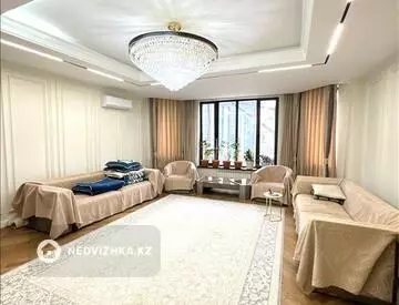 4-комнатная квартира, этаж 2 из 3, 183 м²