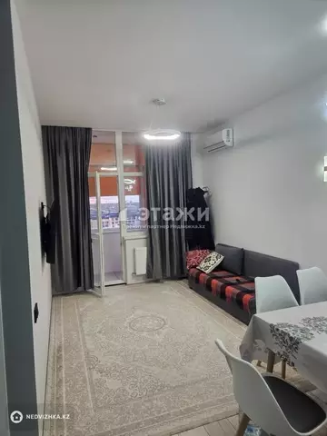 1-комнатная квартира, этаж 15 из 15, 40 м²
