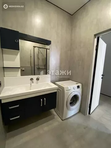 2-комнатная квартира, этаж 8 из 15, 45 м²