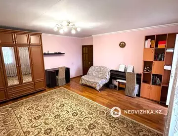 3-комнатная квартира, этаж 5 из 6, 80 м²