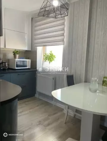 3-комнатная квартира, этаж 12 из 12, 72 м²