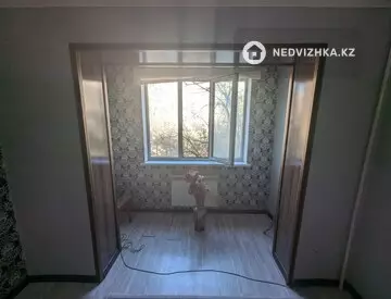 2-комнатная квартира, этаж 3 из 5, 40 м²