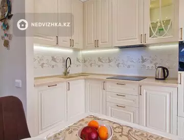 2-комнатная квартира, этаж 15 из 19, 74 м², на длительный срок