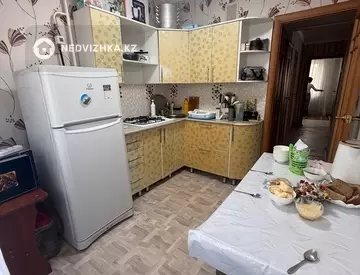 3-комнатная квартира, этаж 3 из 5, 60 м²