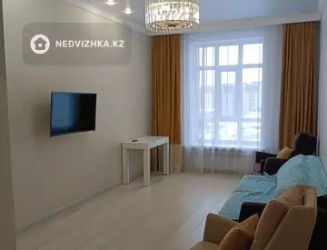 2-комнатная квартира, этаж 7 из 9, 65 м², на длительный срок