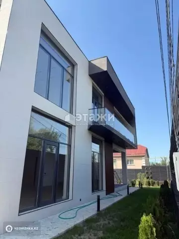 7-комнатный дом, 7.1 соток, 341 м²