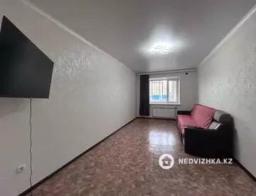 1-комнатная квартира, этаж 1 из 9, 52 м²