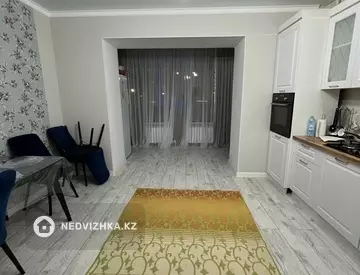 2-комнатная квартира, этаж 3 из 9, 74 м²