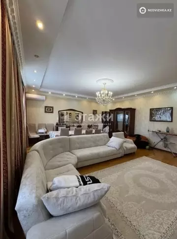 3-комнатная квартира, этаж 4 из 11, 160 м²