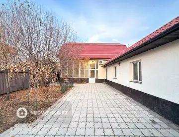 5-комнатный дом, 3 соток, 160 м²
