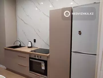 1-комнатная квартира, этаж 11 из 13, 45 м², посуточно