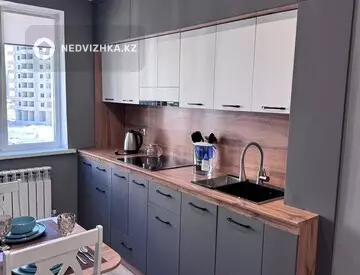 1-комнатная квартира, этаж 4 из 16, 45 м², посуточно