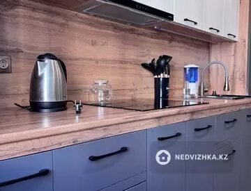 1-комнатная квартира, этаж 4 из 16, 45 м², посуточно