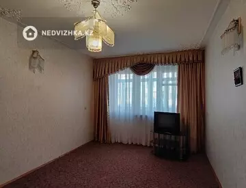 3-комнатная квартира, этаж 3 из 5, 64 м²