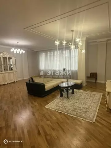 7-комнатная квартира, этаж 4 из 15, 70 м²