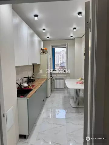 1-комнатная квартира, этаж 2 из 14, 42 м²