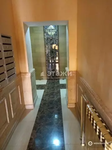 3-комнатная квартира, этаж 1 из 10, 82 м²