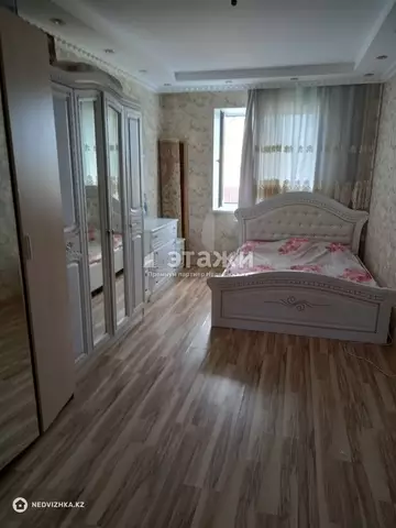3-комнатная квартира, этаж 1 из 10, 82 м²