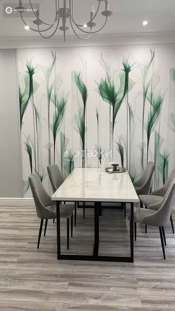 4-комнатная квартира, этаж 1 из 8, 172 м²