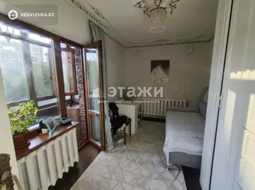 3-комнатная квартира, этаж 4 из 5, 57 м²
