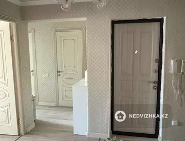 4-комнатная квартира, этаж 4 из 5, 84 м²