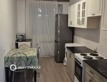 3-комнатная квартира, этаж 2 из 7, 80 м², на длительный срок