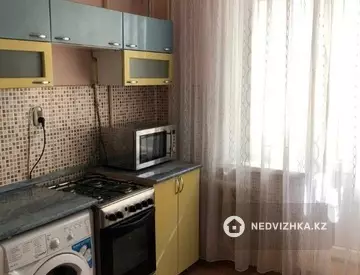 1-комнатная квартира, этаж 2 из 13, 30 м², на длительный срок