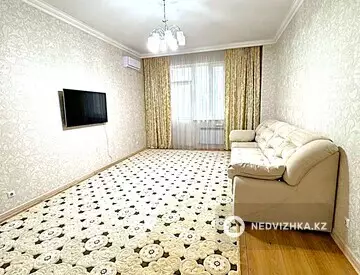 3-комнатная квартира, этаж 3 из 8, 92 м², на длительный срок