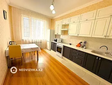 3-комнатная квартира, этаж 3 из 8, 92 м², на длительный срок