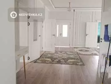 4-комнатный дом, 8 соток, 200 м²