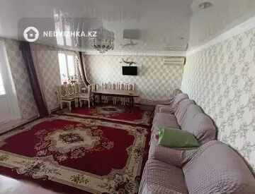 4-комнатная квартира, этаж 4 из 4, 80 м²