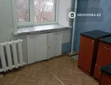 2-комнатная квартира, этаж 4 из 5, 42 м²