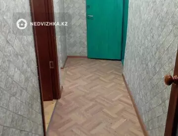 2-комнатная квартира, этаж 4 из 5, 42 м²