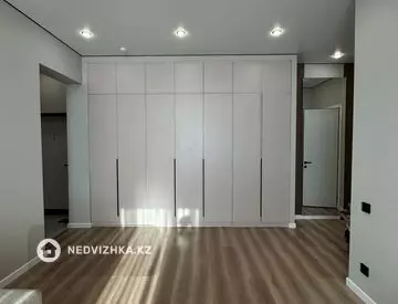 1-комнатная квартира, этаж 10 из 16, 49 м²