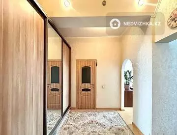 1-комнатная квартира, этаж 10 из 11, 71 м²