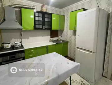 2-комнатная квартира, этаж 1 из 5, 52 м², посуточно