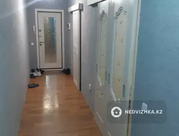 2-комнатная квартира, этаж 3 из 10, 54 м²