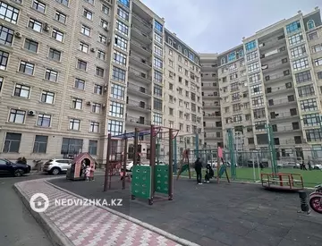 2-комнатная квартира, этаж 9 из 9, 68 м², на длительный срок